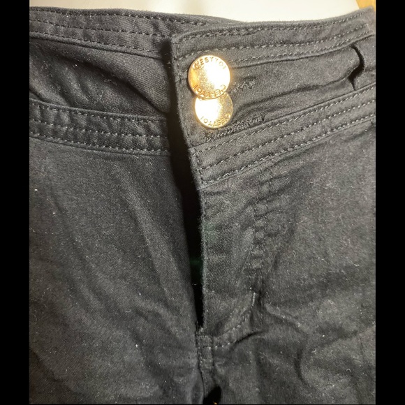 2 Button Shorts - Picture 4 of 6